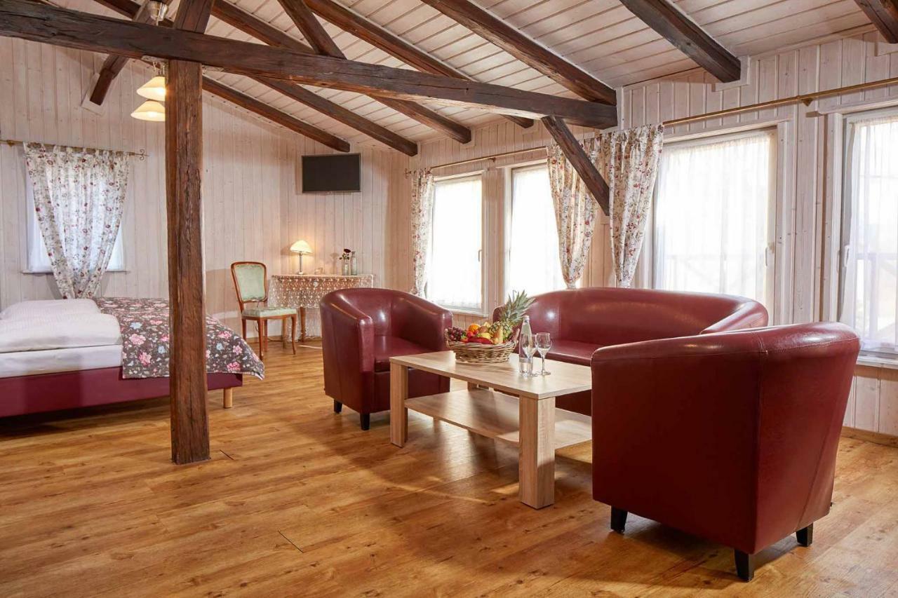 Hotel Eisenbahn Karlstadt Bagian luar foto