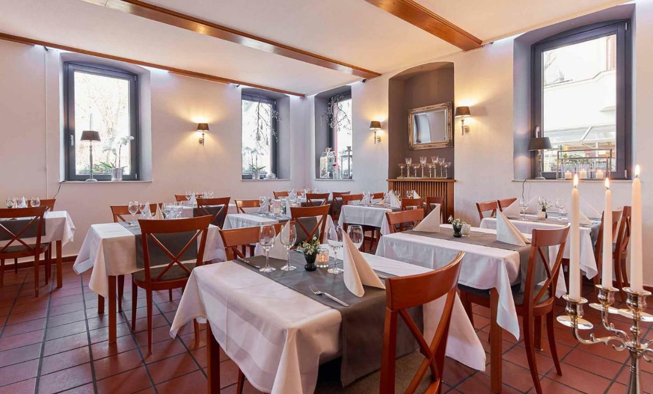 Hotel Eisenbahn Karlstadt Bagian luar foto